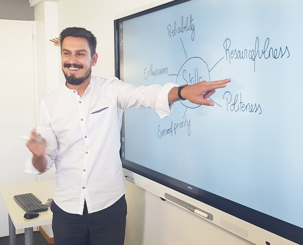 Alessandro english course class